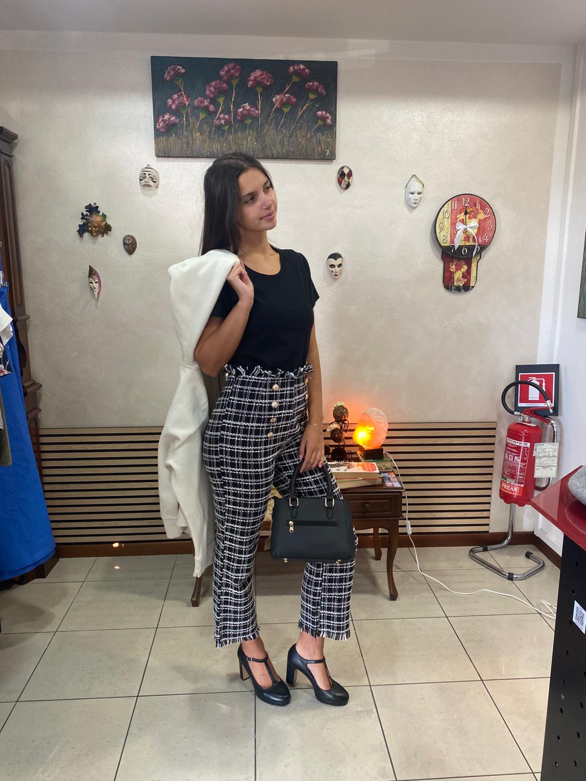 PANTALONI ANGELICA A QUADRI - immagine 3